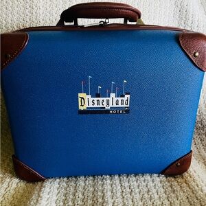 NWOT Disneyland Hotel Suitcase luggage carryon Cosmetic Case